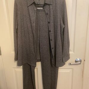 Chic Women's Gray Pantsuit Set